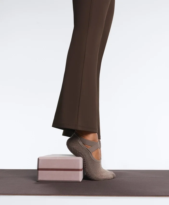 2 pares de meias acolchoadas de mistura de algodão para ioga e pilates com tiras cruzadas 2 pares de meias acolchoadas de mistura de algodão para ioga e pilates com tiras cruzadas