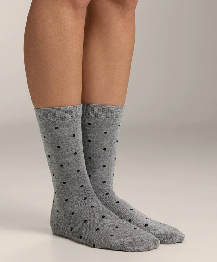 2 pares de meias clássicas 55% modal 10% caxemira 2 pares de meias clássicas 55% modal 10% caxemira