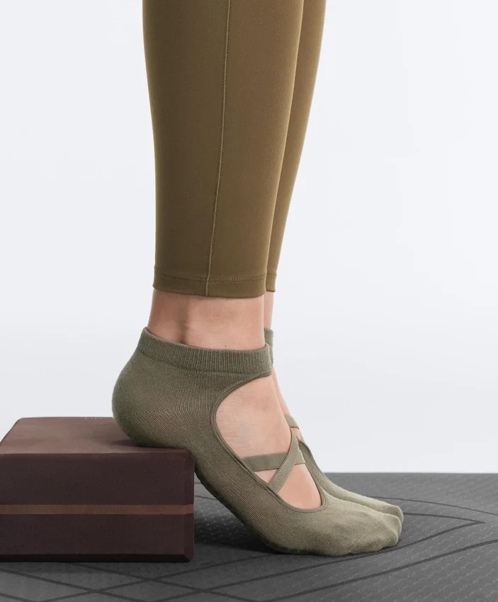 2 pares de meias de algodão misto para ioga e pilates com tiras cruzadas 2 pares de meias de algodão misto para ioga e pilates com tiras cruzadas