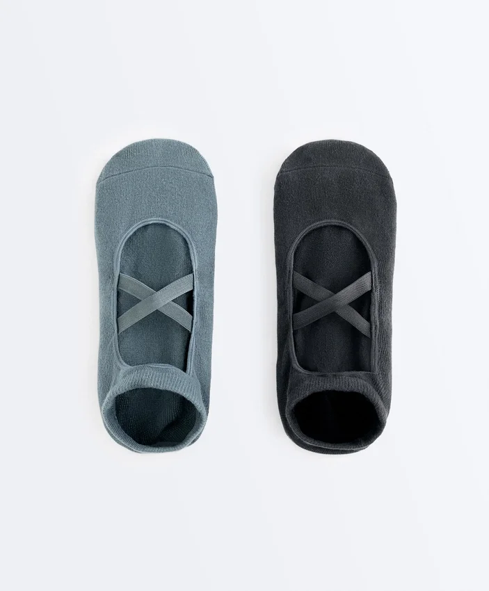 2 pares de meias de mistura de algodão para ioga e pilates com tiras cruzadas 2 pares de meias de mistura de algodão para ioga e pilates com tiras cruzadas