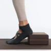 2 pares de meias de mistura de algodão para ioga e pilates com tiras cruzadas 2 pares de meias de mistura de algodão para ioga e pilates com tiras cruzadas
