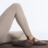 2 pares de meias invisíveis acolchoadas em mistura de algodão para ioga e pilates com faixas cruzadas 2 pares de meias invisíveis acolchoadas em mistura de algodão para ioga e pilates com faixas cruzadas