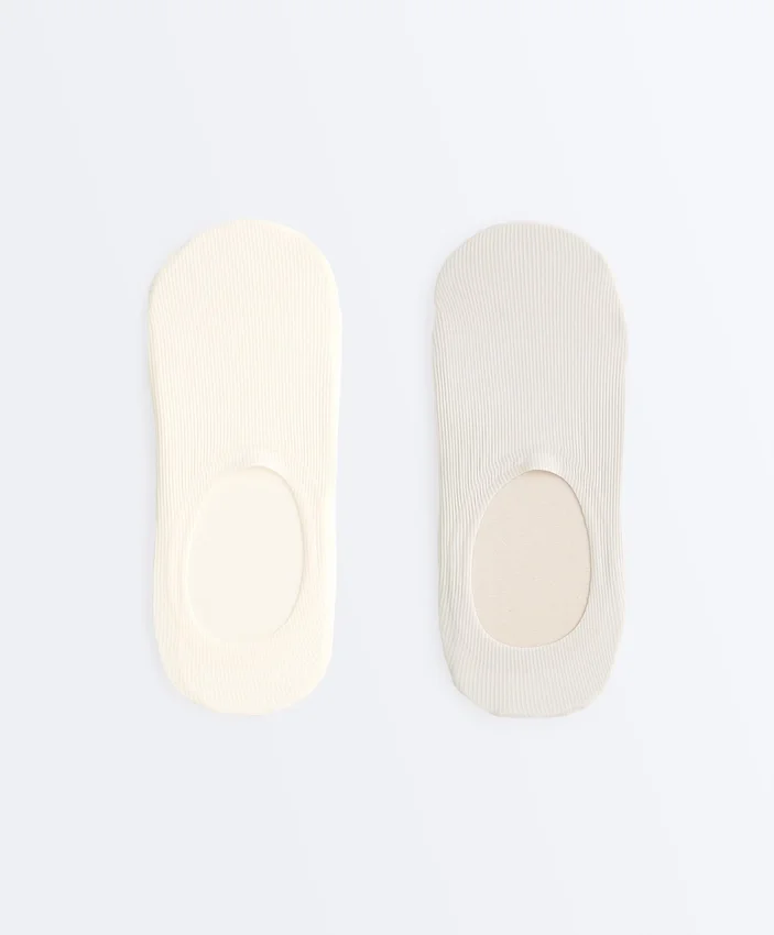 2 pares de meias invisíveis de microfibra com cano alto e nervuras 2 pares de meias invisíveis de microfibra com cano alto e nervuras
