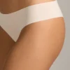 5 Cuecas brasileiras invisíveis em mistura de poliamida Pantone™ 5 Cuecas brasileiras invisíveis em mistura de poliamida Pantone™