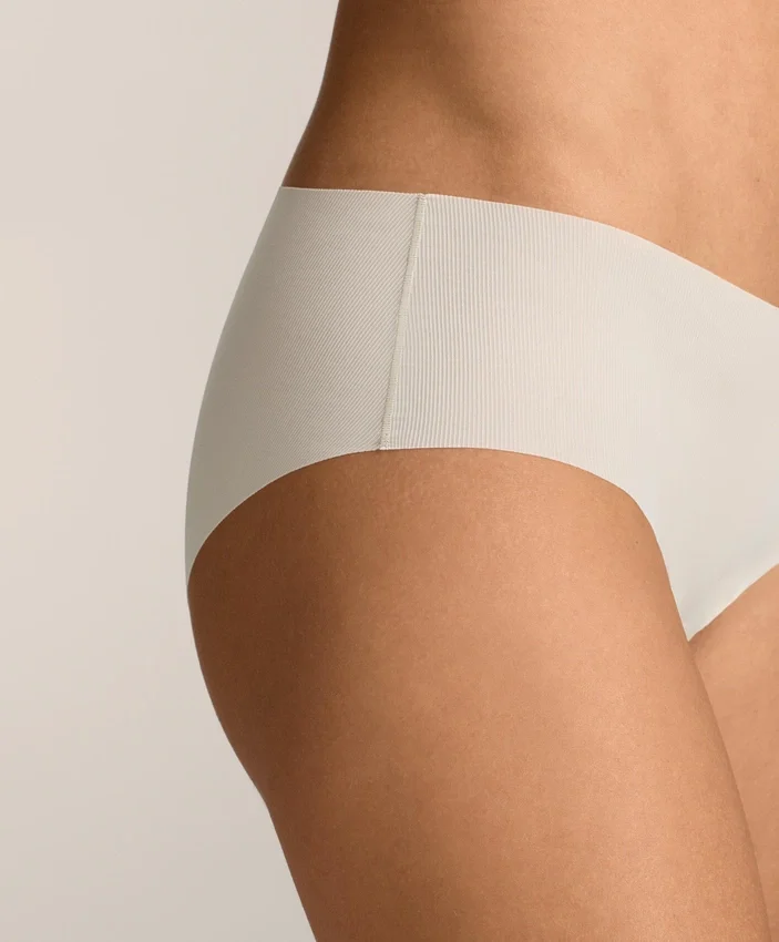 5 Cuecas Hipster Leves em Mistura de Poliamida com Canelado, Invisíveis e com Corte a Laser 5 Cuecas Hipster Leves em Mistura de Poliamida com Canelado, Invisíveis e com Corte a Laser