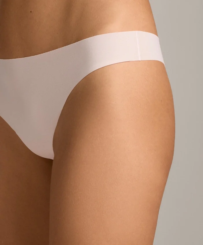 5 tangas invisíveis em mistura de poliamida com corte a laser 5 tangas invisíveis em mistura de poliamida com corte a laser