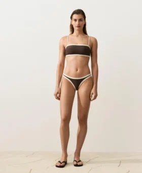 Biquíni bandeau com acabamento contrastante Biquíni bandeau com acabamento contrastante