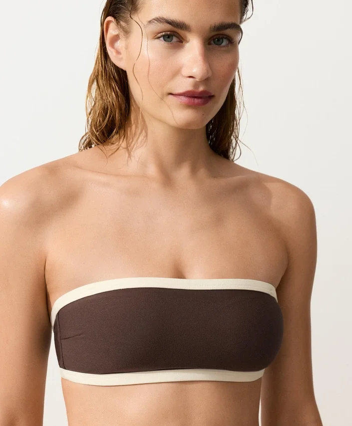 Biquíni bandeau com acabamento contrastante Biquíni bandeau com acabamento contrastante