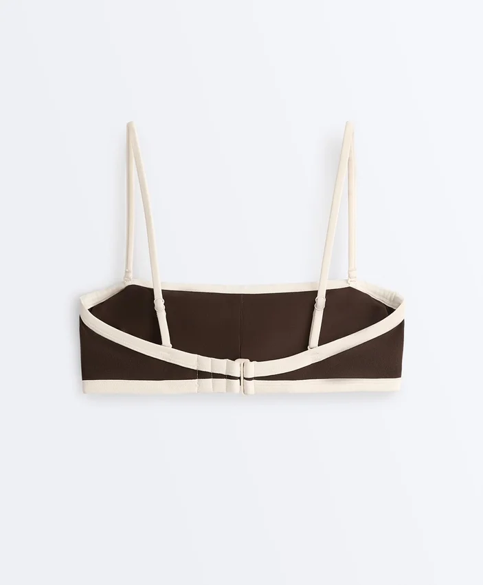 Biquíni bandeau com acabamento contrastante Biquíni bandeau com acabamento contrastante