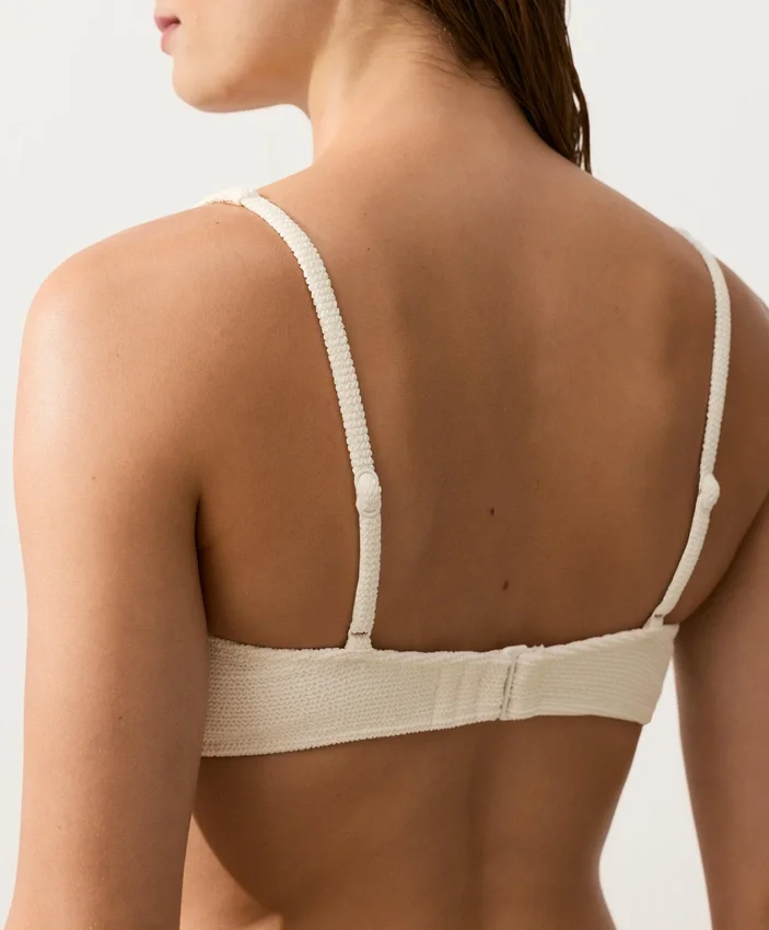 Biquíni com alças halter em tecido crinkle Biquíni com alças halter em tecido crinkle