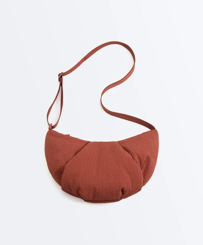 Bolsa a tiracolo acolchoada com textura Bolsa a tiracolo acolchoada com textura