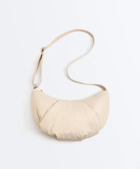 Bolsa a tiracolo acolchoada com textura