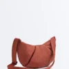 Bolsa a tiracolo acolchoada com textura Bolsa a tiracolo acolchoada com textura