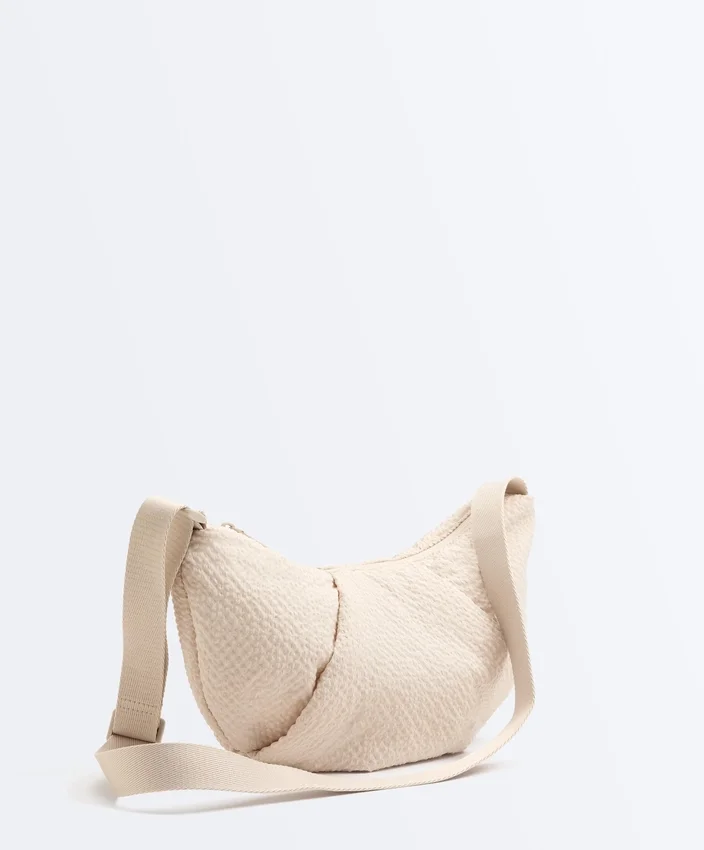 Bolsa a tiracolo acolchoada com textura Bolsa a tiracolo acolchoada com textura