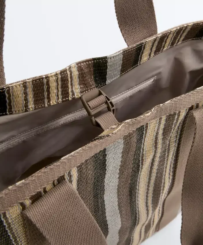 Bolsa de compras às riscas Bolsa de compras às riscas