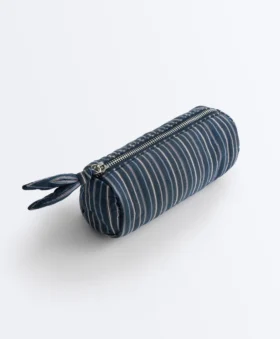 Bolsa de higiene com riscas e nó