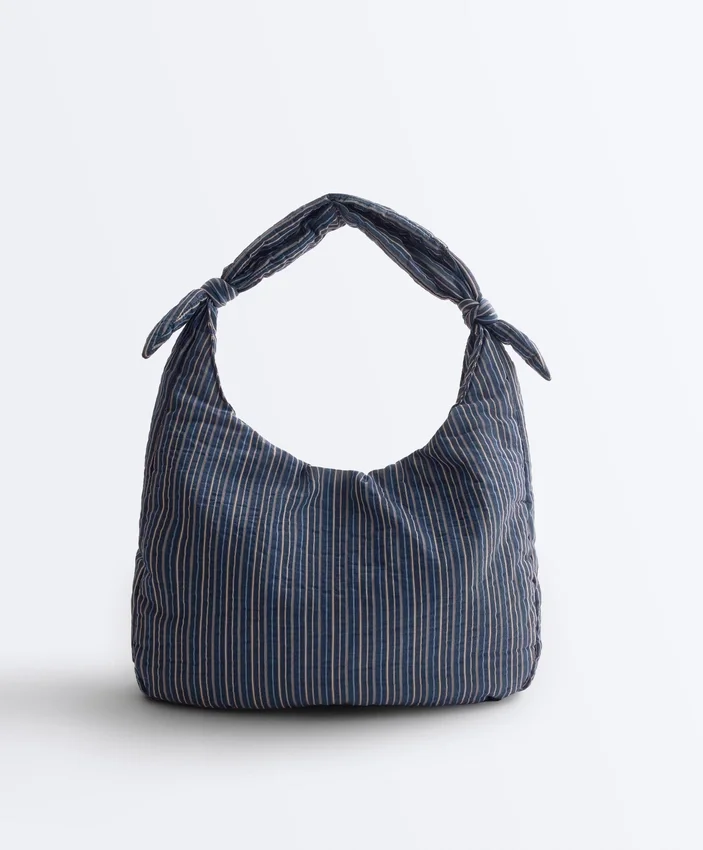 Bolsa às riscas com nó Bolsa às riscas com nó