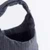 Bolsa às riscas com nó Bolsa às riscas com nó
