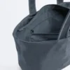 Bolsa tipo shopper macia com fecho Bolsa tipo shopper macia com fecho