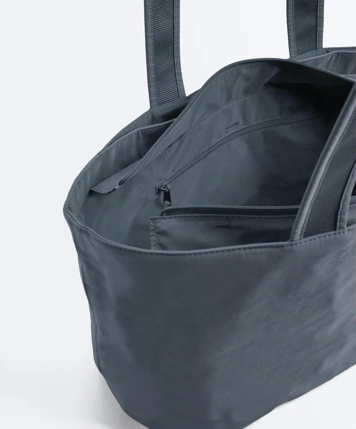 Bolsa tipo shopper macia com fecho Bolsa tipo shopper macia com fecho