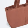 Bolsa tipo shopper macia com fecho Bolsa tipo shopper macia com fecho