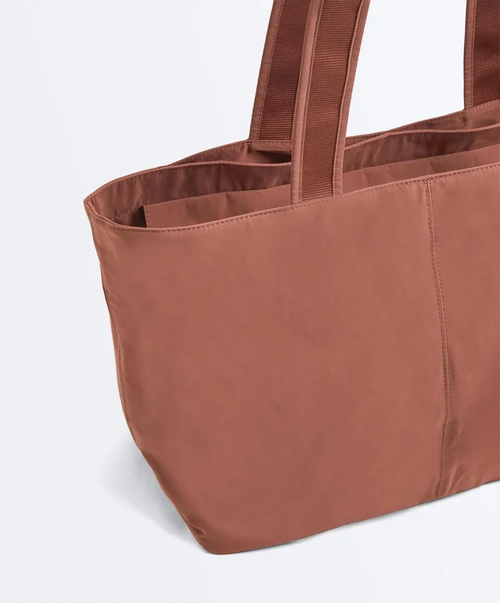 Bolsa tipo shopper macia com fecho Bolsa tipo shopper macia com fecho