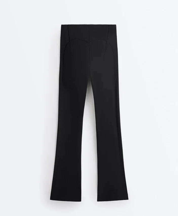 Calças de cintura alta, compressivas e com corte largo Calças de cintura alta, compressivas e com corte largo