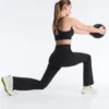 Calças de cintura alta, compressivas e com corte largo Calças de cintura alta, compressivas e com corte largo