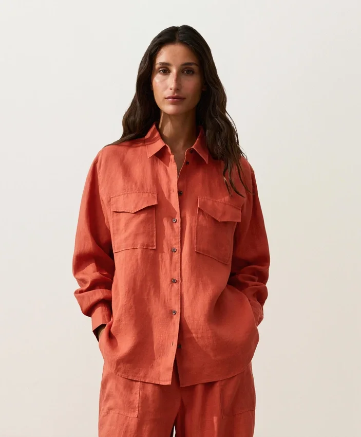 Camisas 100% linho com bolsos Camisas 100% linho com bolsos