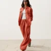 Camisas 100% linho com bolsos Camisas 100% linho com bolsos