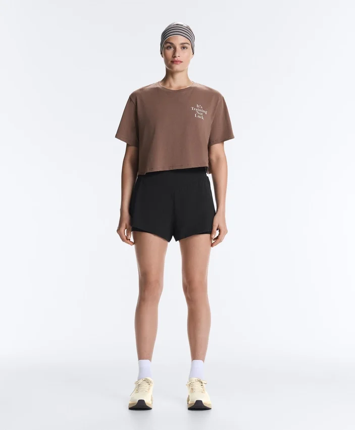 Camisas curtas e largas em mistura de algodão com slogan Camisas curtas e largas em mistura de algodão com slogan