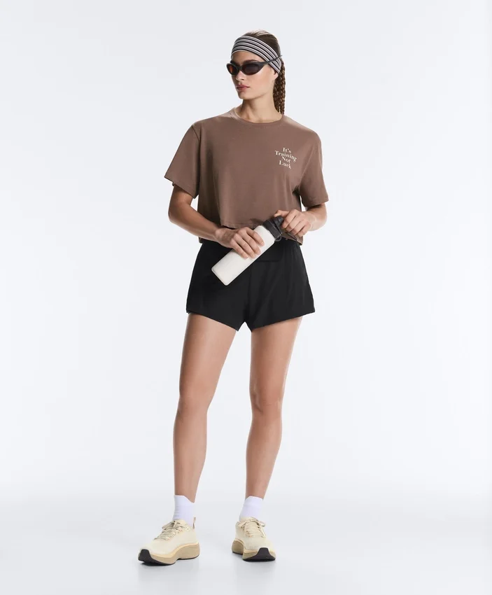 Camisas curtas e largas em mistura de algodão com slogan Camisas curtas e largas em mistura de algodão com slogan