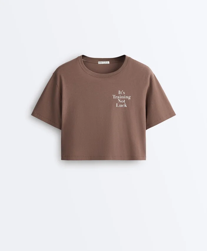 Camisas curtas e largas em mistura de algodão com slogan Camisas curtas e largas em mistura de algodão com slogan