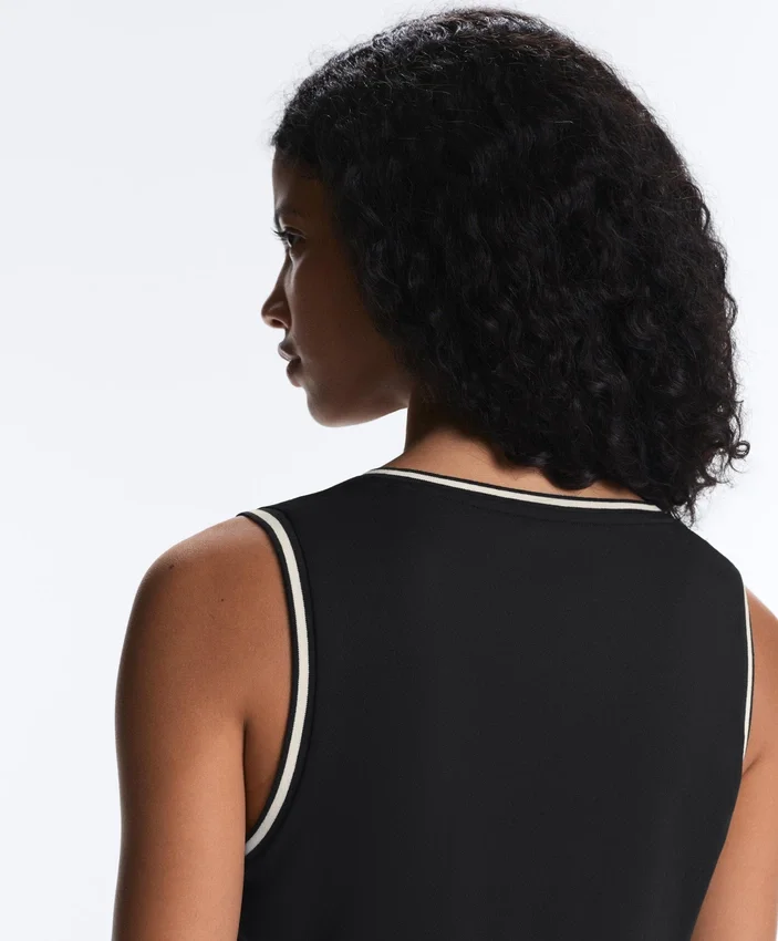 Camisas sem mangas com decote em V Camisas sem mangas com decote em V