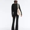 Camisola com corte cruzado, debrum em contraste e modal Camisola com corte cruzado, debrum em contraste e modal