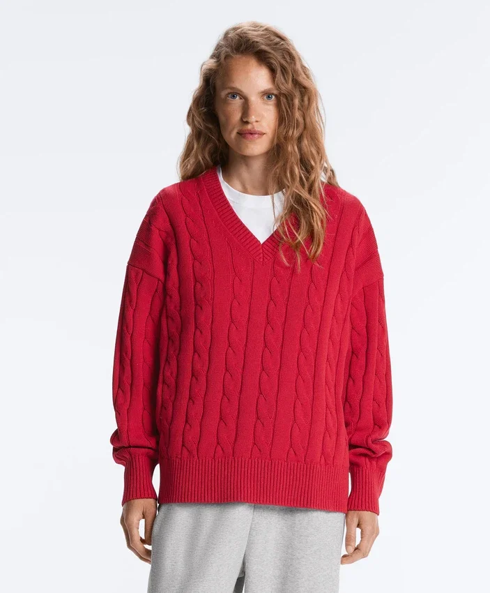 Camisola com decote em V em malha trançada 100% algodão Camisola com decote em V em malha trançada 100% algodão