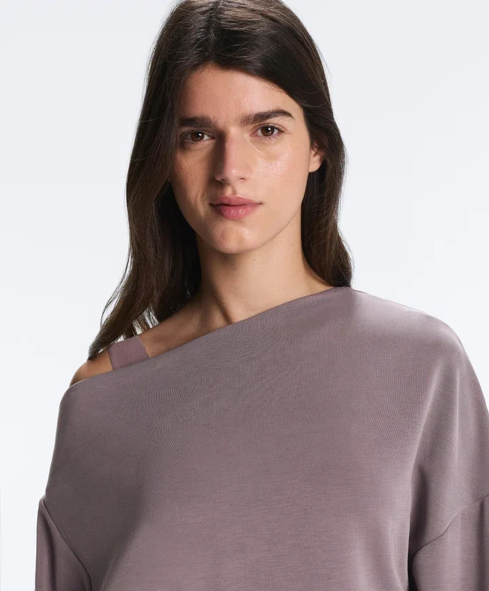 Camisola com gola assimétrica, cintura ajustável e modal Soft Touch Camisola com gola assimétrica, cintura ajustável e modal Soft Touch