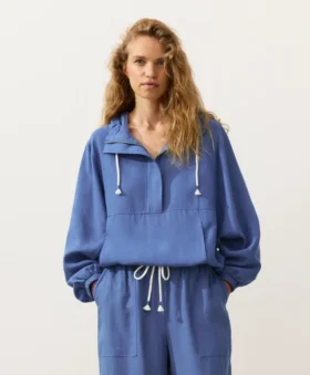Camisola com meio fecho e bolso frontal, mistura de lyocell e 24% de linho Camisola com meio fecho e bolso frontal, mistura de lyocell e 24% de linho