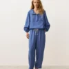 Camisola com meio fecho e bolso frontal, mistura de lyocell e 24% de linho Camisola com meio fecho e bolso frontal, mistura de lyocell e 24% de linho