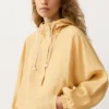 Camisola com meio fecho e bolso frontal, mistura de lyocell e 24% de linho Camisola com meio fecho e bolso frontal, mistura de lyocell e 24% de linho