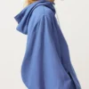 Camisola com meio fecho e bolso frontal, mistura de lyocell e 24% de linho Camisola com meio fecho e bolso frontal, mistura de lyocell e 24% de linho
