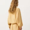 Camisola com meio fecho e bolso frontal, mistura de lyocell e 24% de linho Camisola com meio fecho e bolso frontal, mistura de lyocell e 24% de linho