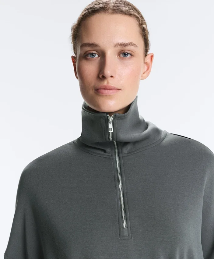 Camisola com meio fecho e modal Soft Touch Camisola com meio fecho e modal Soft Touch