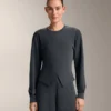 Camisola com riscas assimétricas em modal Camisola com riscas assimétricas em modal