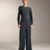 Camisola com riscas assimétricas em modal Camisola com riscas assimétricas em modal