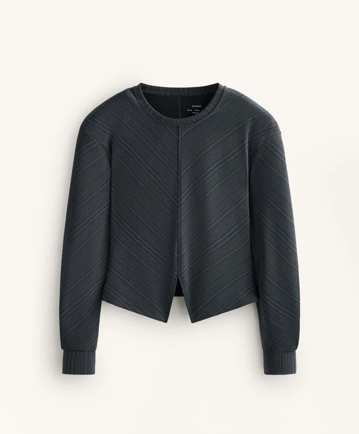 Camisola com riscas assimétricas em modal Camisola com riscas assimétricas em modal
