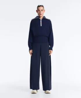 Camisola de gola alta com meio fecho Camisola de gola alta com meio fecho
