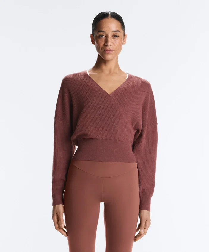 Camisola de malha com corte cruzado Camisola de malha com corte cruzado