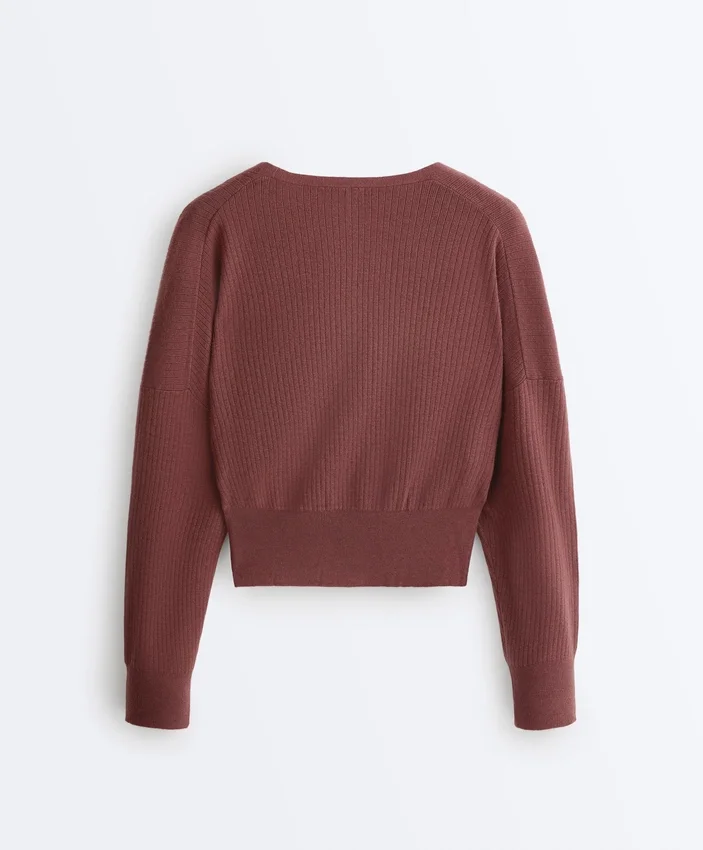 Camisola de malha com corte cruzado Camisola de malha com corte cruzado