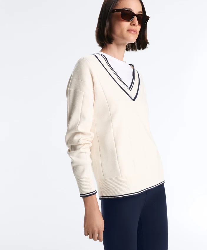 Camisola de malha com decote em V contrastante Camisola de malha com decote em V contrastante